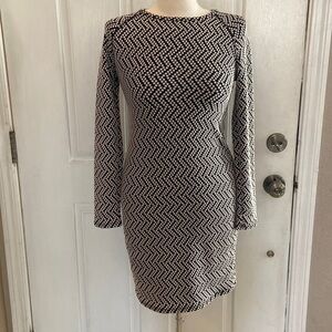 AMERICAN Twist white and black midi long sleeve pull over